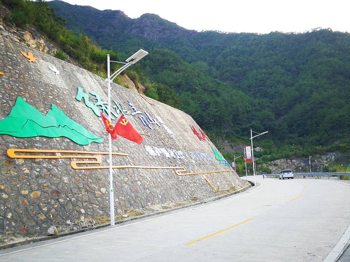 免管理一體化太陽能路燈