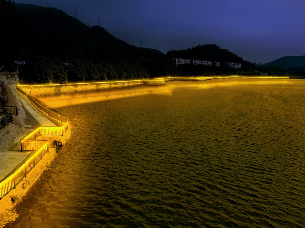 微光太能陽(yáng)景觀燈效果11